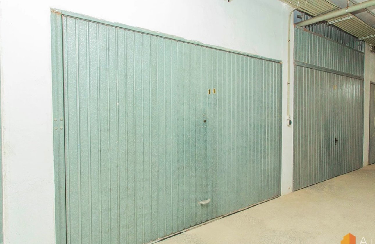 Resale - Garage -
Torrevieja - Torre la mata