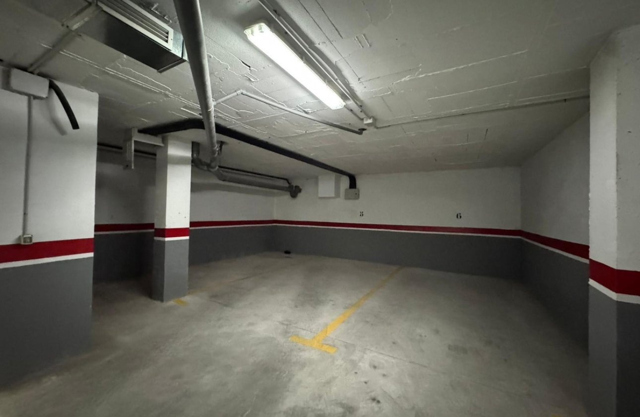 Resale - Garage -
Torrevieja - Torrevieja Centro