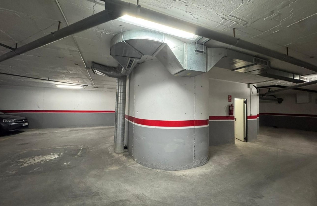 Resale - Garage -
Torrevieja - Torrevieja Centro