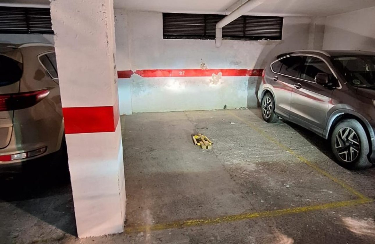 Resale - Garage -
Torrevieja - Torrevieja Centro