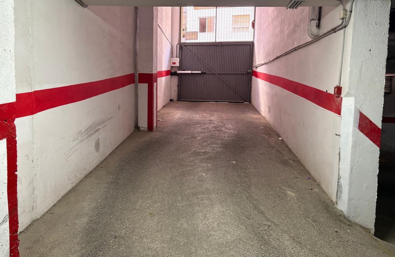 Resale - Garage -
Torrevieja - Torrevieja Centro