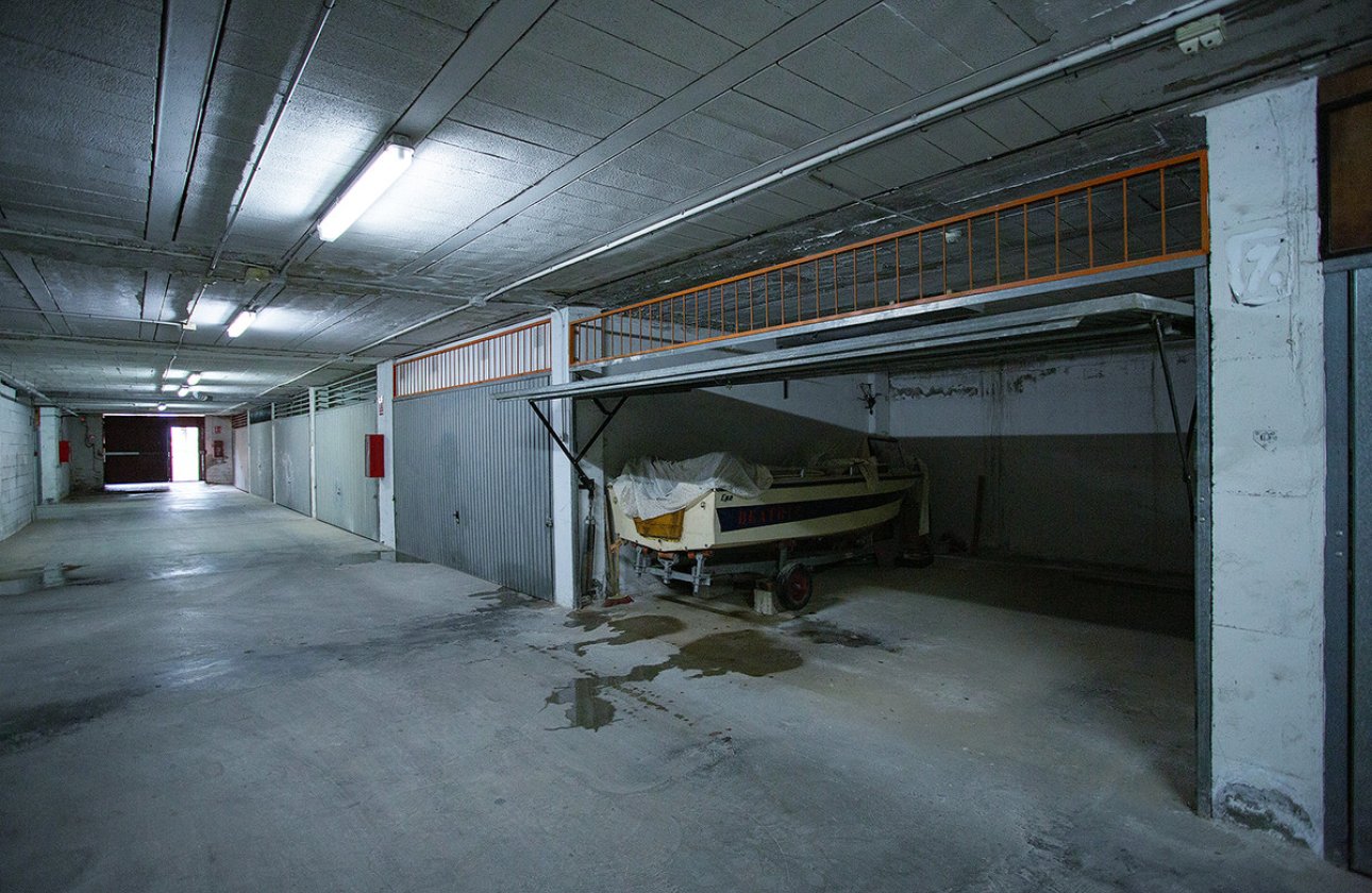 Resale - Garage -
Torrevieja - Torrevieja Centro