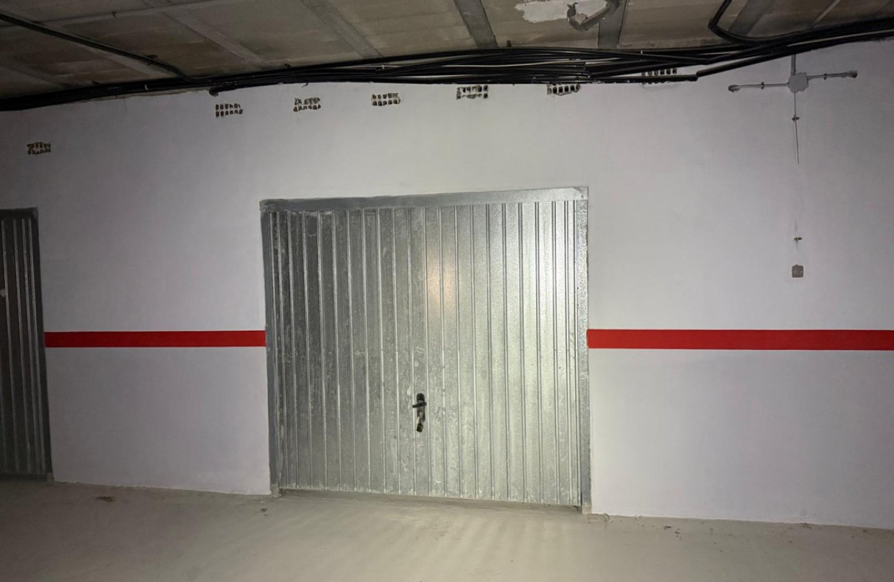 Resale - Garage -
Torrevieja - Torrevieja Centro