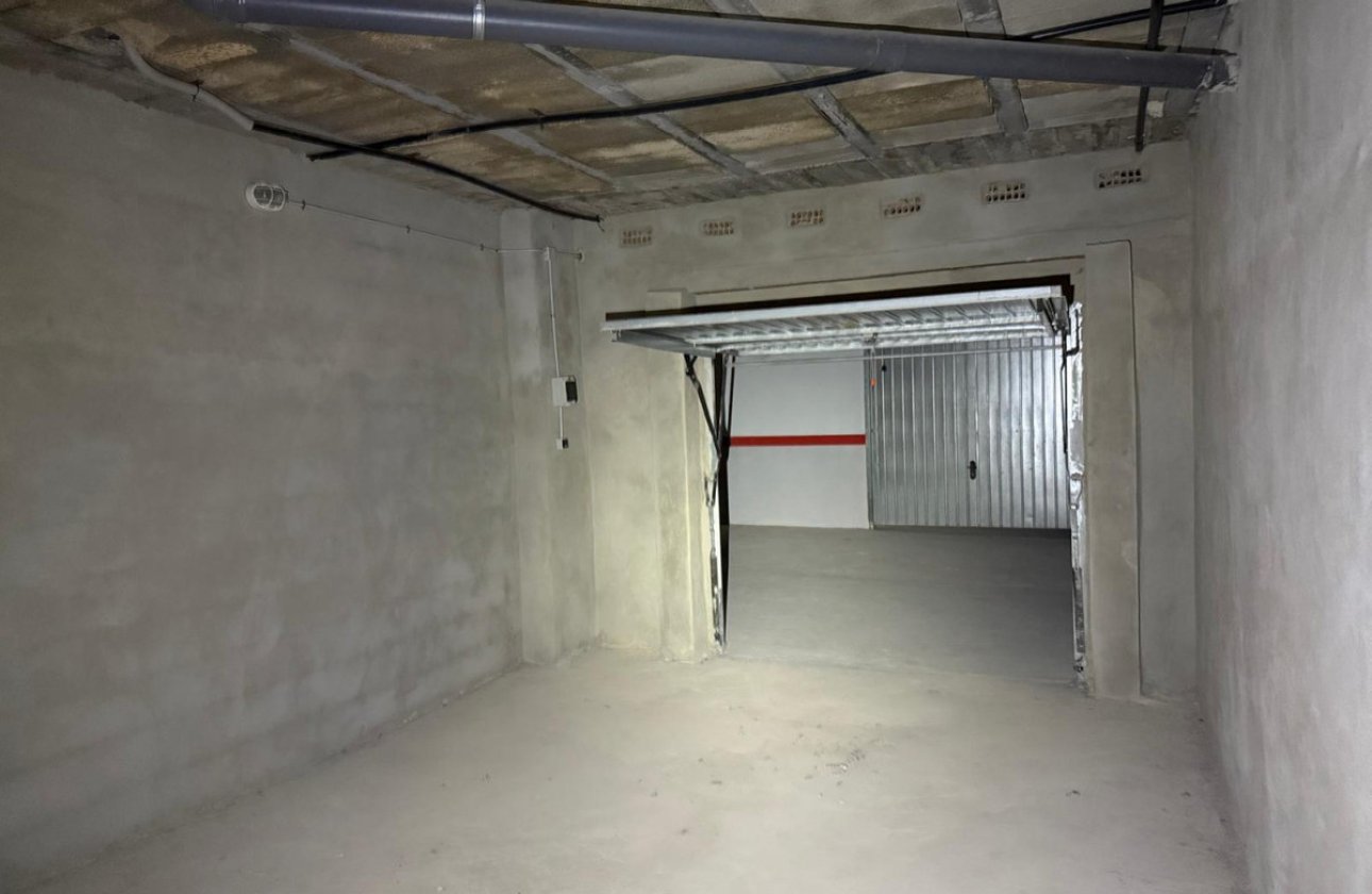 Resale - Garage -
Torrevieja - Torrevieja Centro