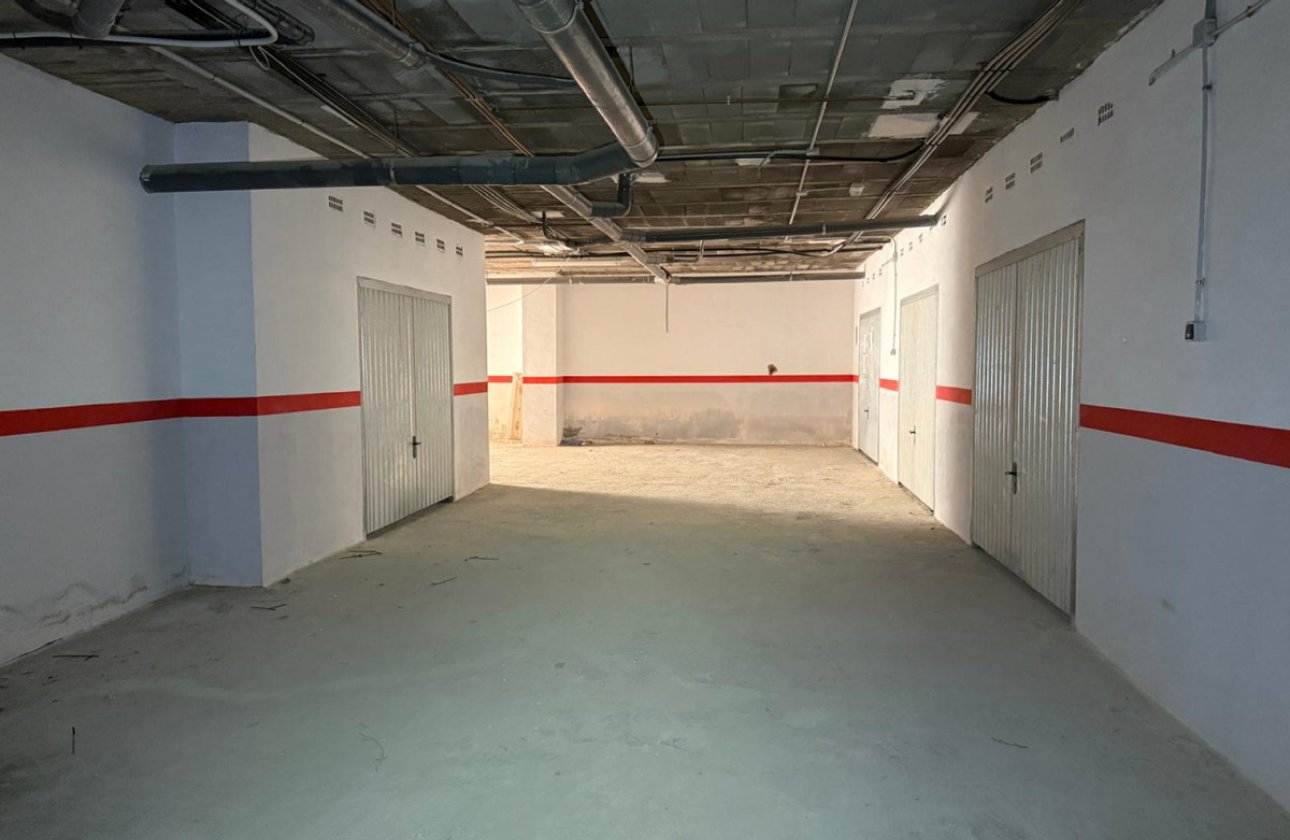 Resale - Garage -
Torrevieja - Torrevieja Centro