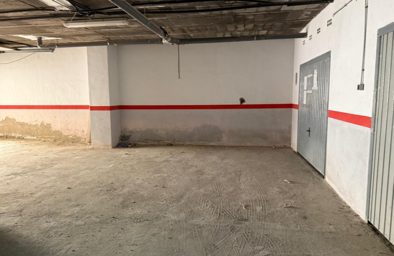 Resale - Garage -
Torrevieja - Torrevieja Centro