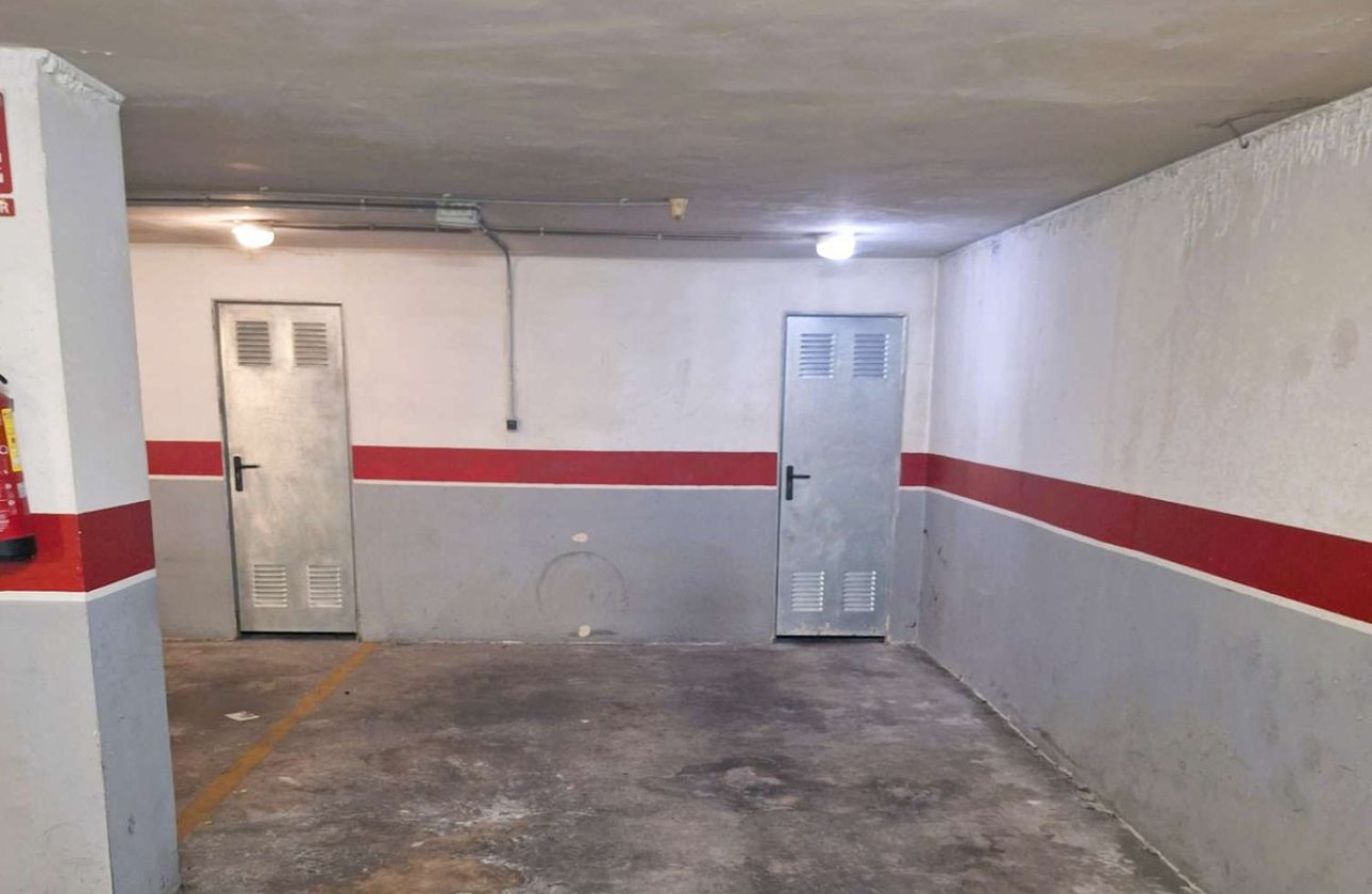 Resale - Garage -
Torrevieja - Torrevieja Centro