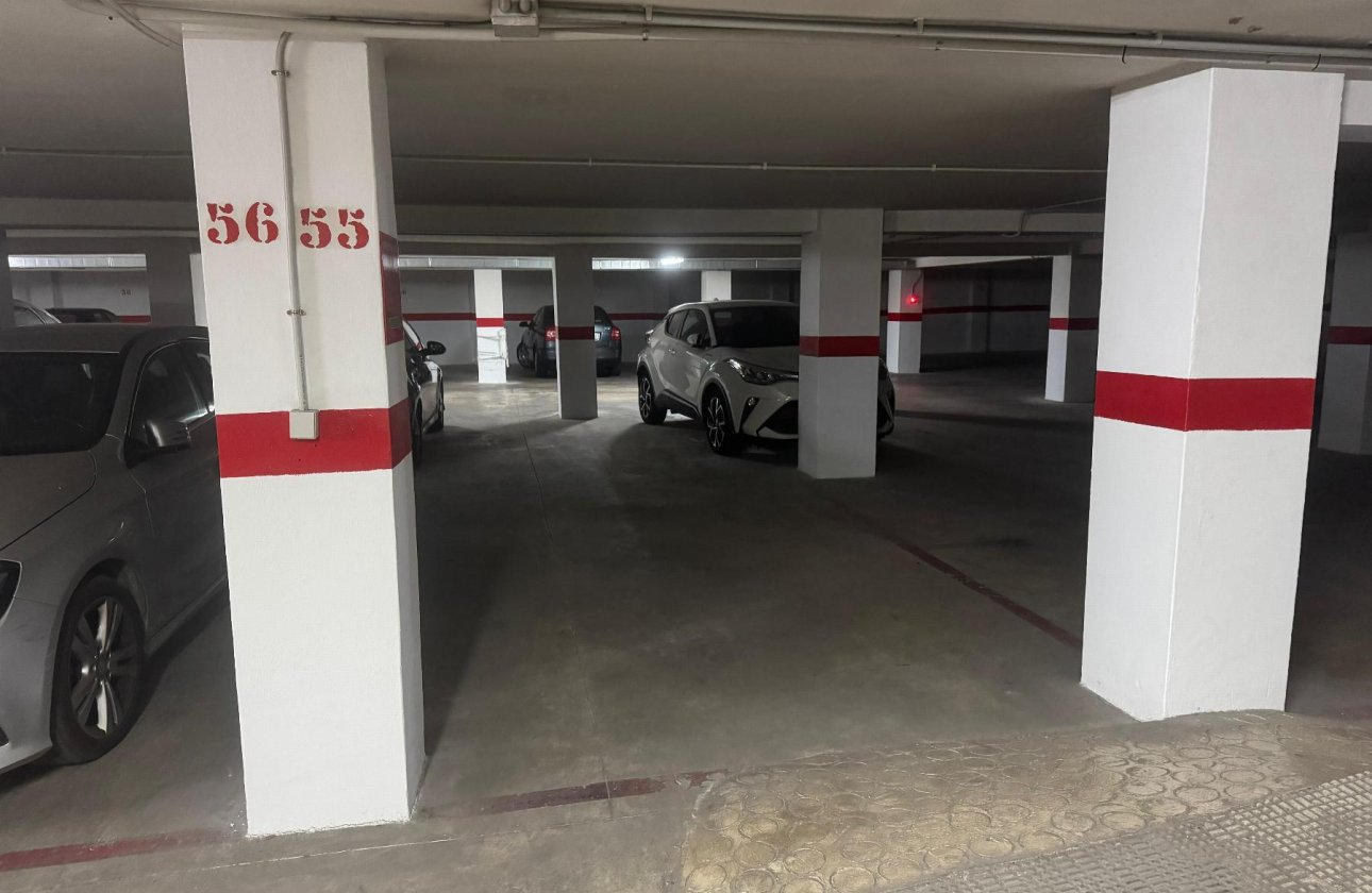 Resale - Garaje -
Torrevieja - Playa Acequion