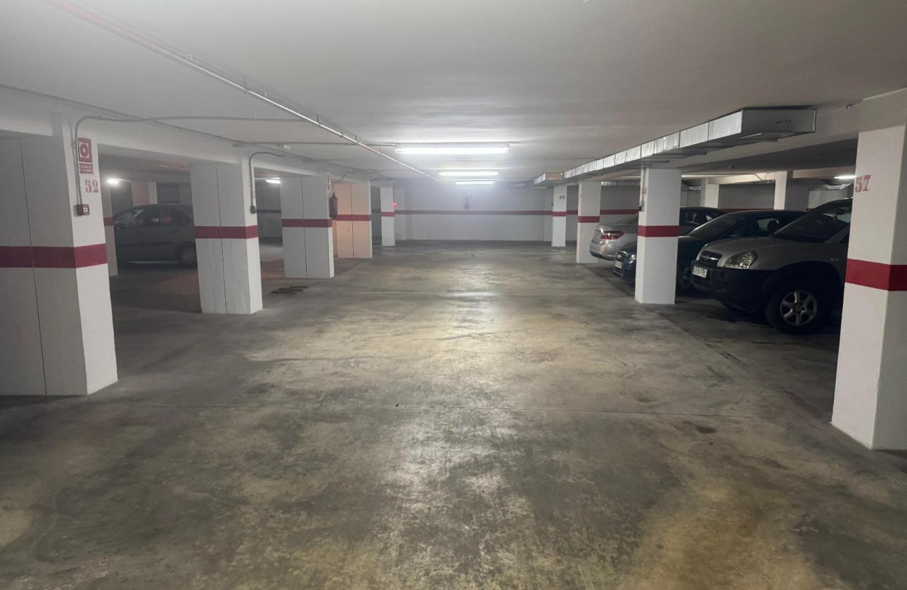 Resale - Garaje -
Torrevieja - Playa Acequion