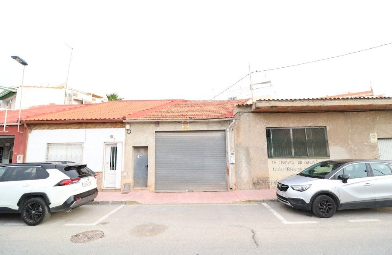 Resale - House -
Torrevieja - Acequion