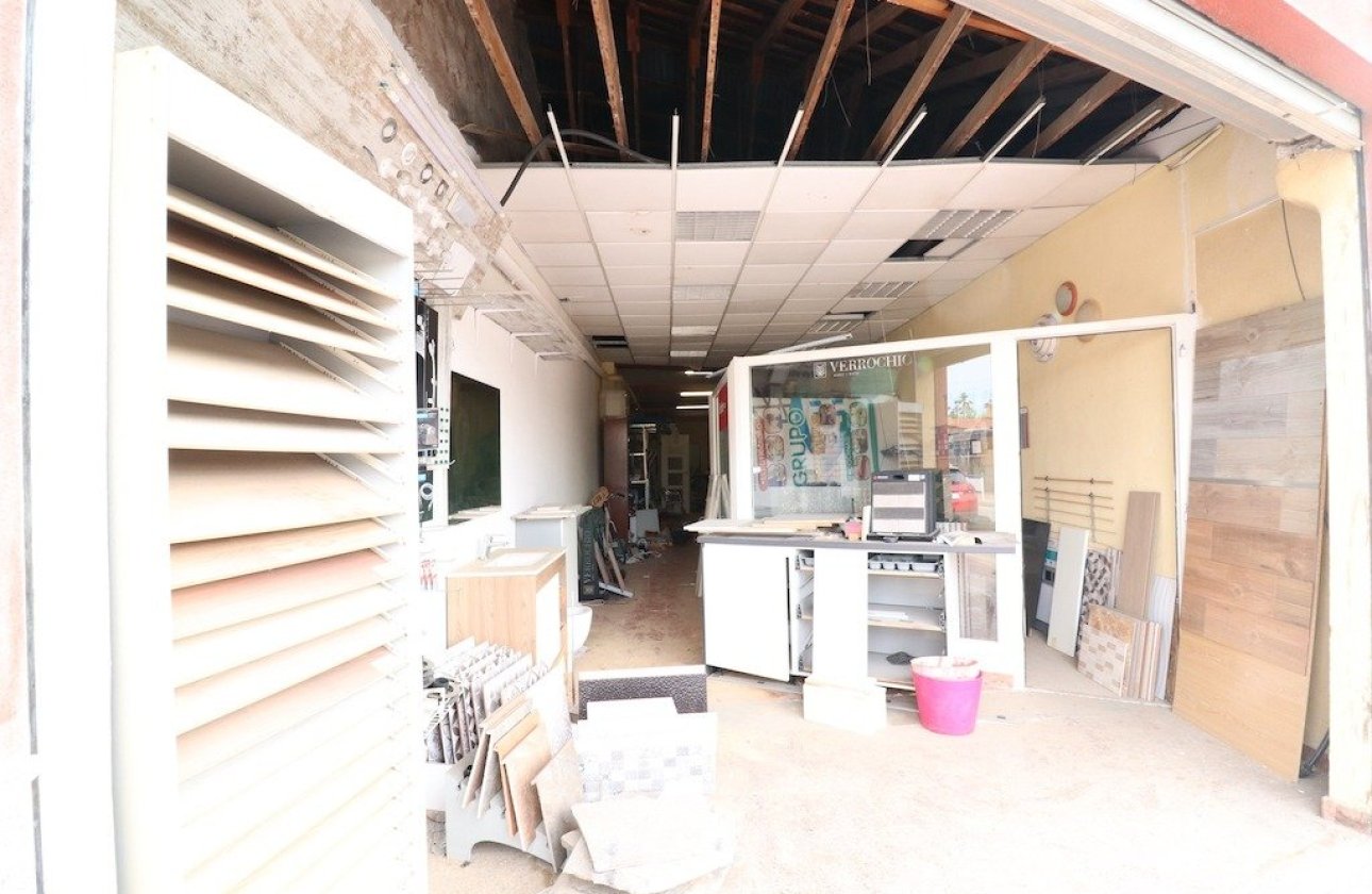 Resale - House -
Torrevieja - Acequion