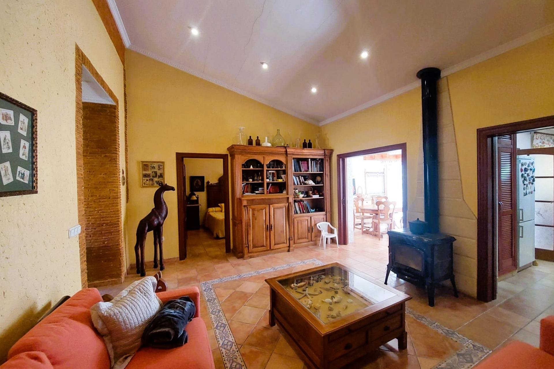 Resale - House -
Torrevieja - Centro