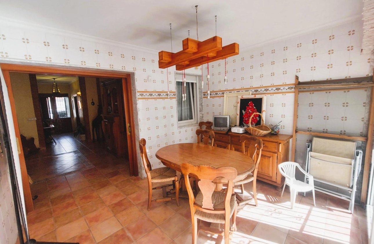 Resale - House -
Torrevieja - Centro