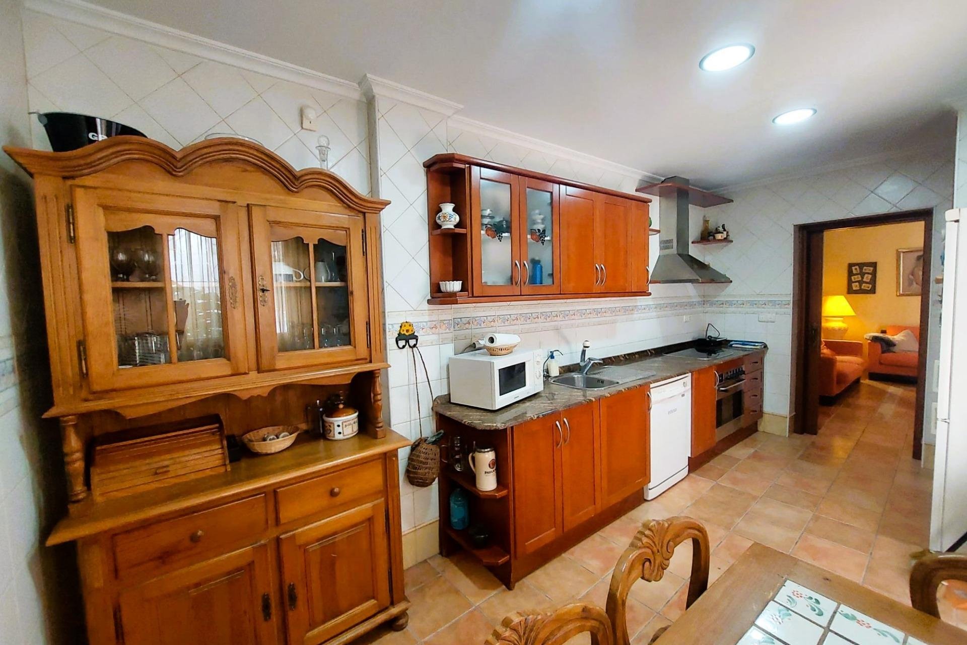 Resale - House -
Torrevieja - Centro