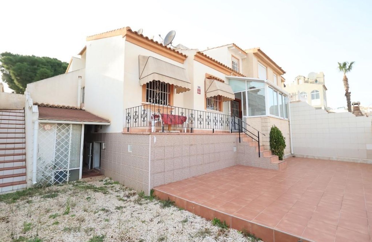 Resale - semi-detached house -
Orihuela Costa - La Florida