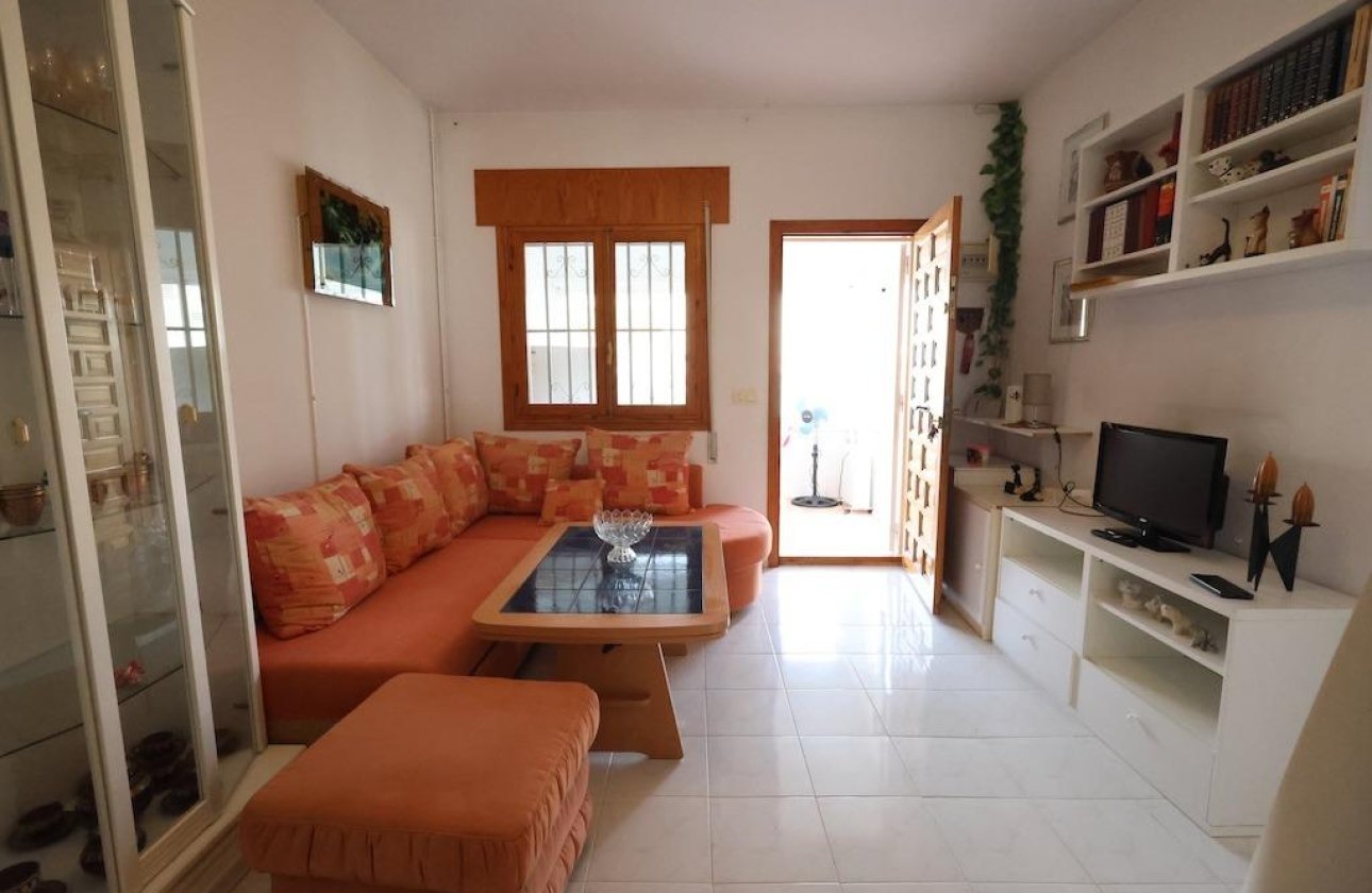 Resale - semi-detached house -
Orihuela Costa - La Florida