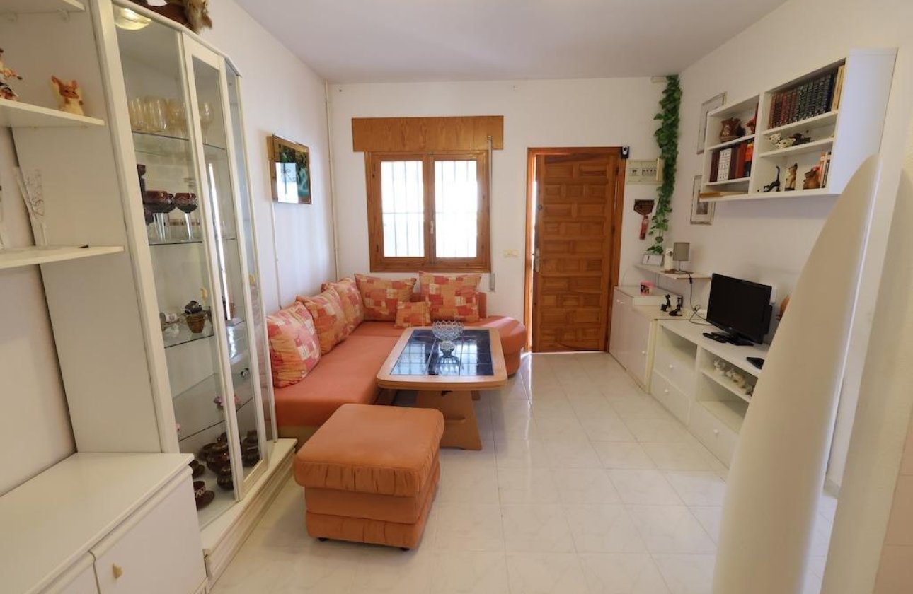 Resale - semi-detached house -
Orihuela Costa - La Florida