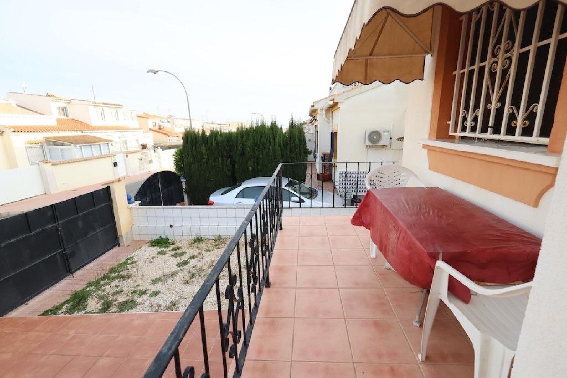 Resale - semi-detached house -
Orihuela Costa - La Florida