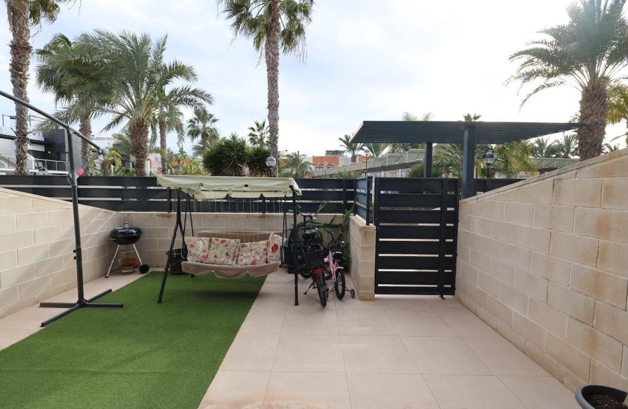 Resale - semi-detached house -
Orihuela Costa - Los Dolses