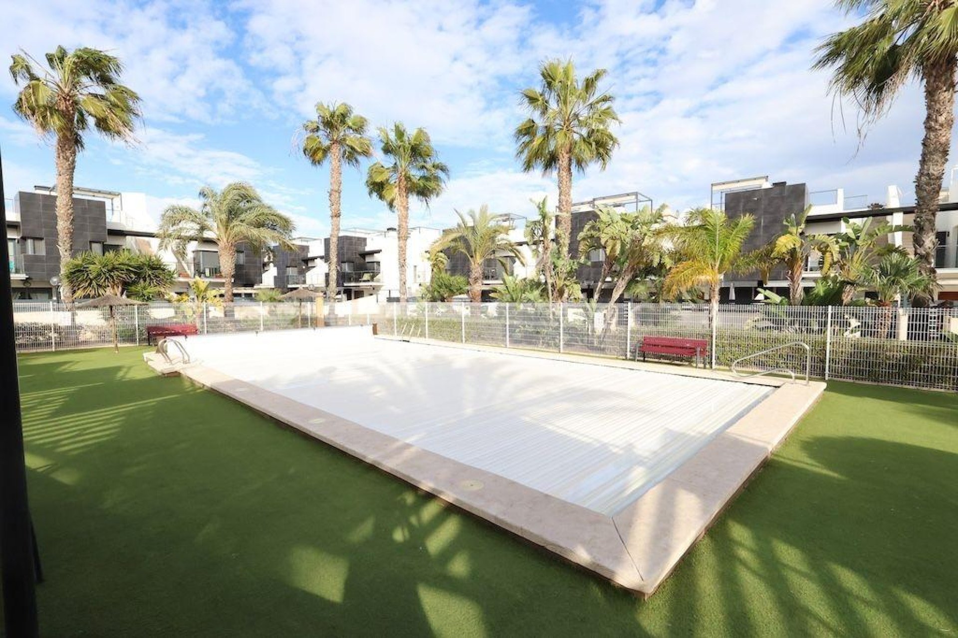 Resale - semi-detached house -
Orihuela Costa - Los Dolses