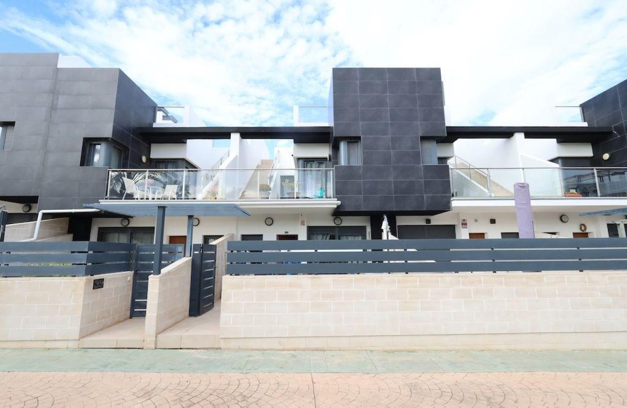 Resale - semi-detached house -
Orihuela Costa - Los Dolses