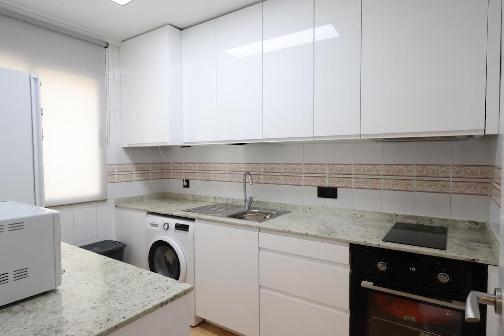 Resale - semi-detached house -
Torrevieja - El limonar