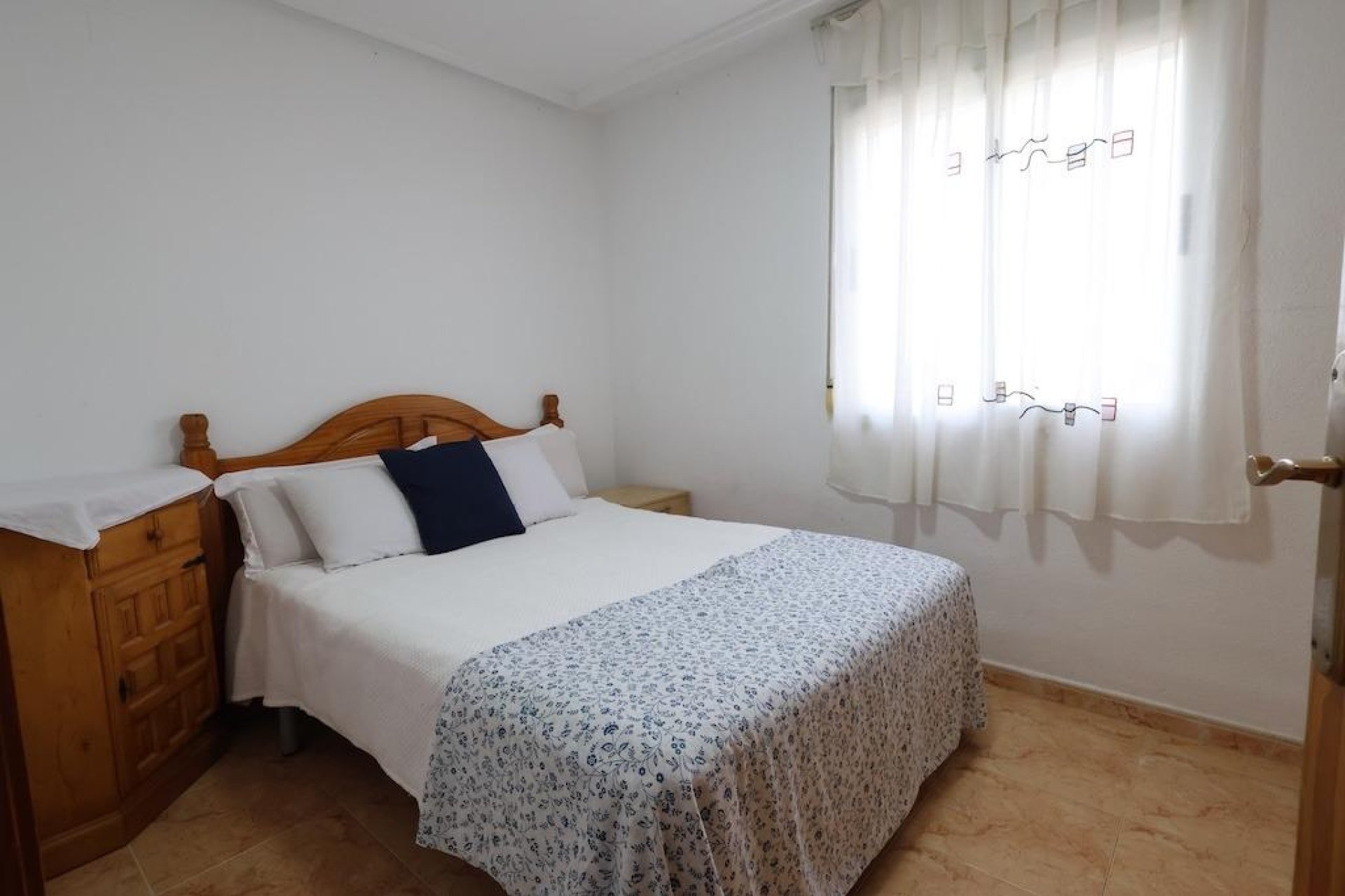 Resale - semi-detached house -
Torrevieja - El limonar