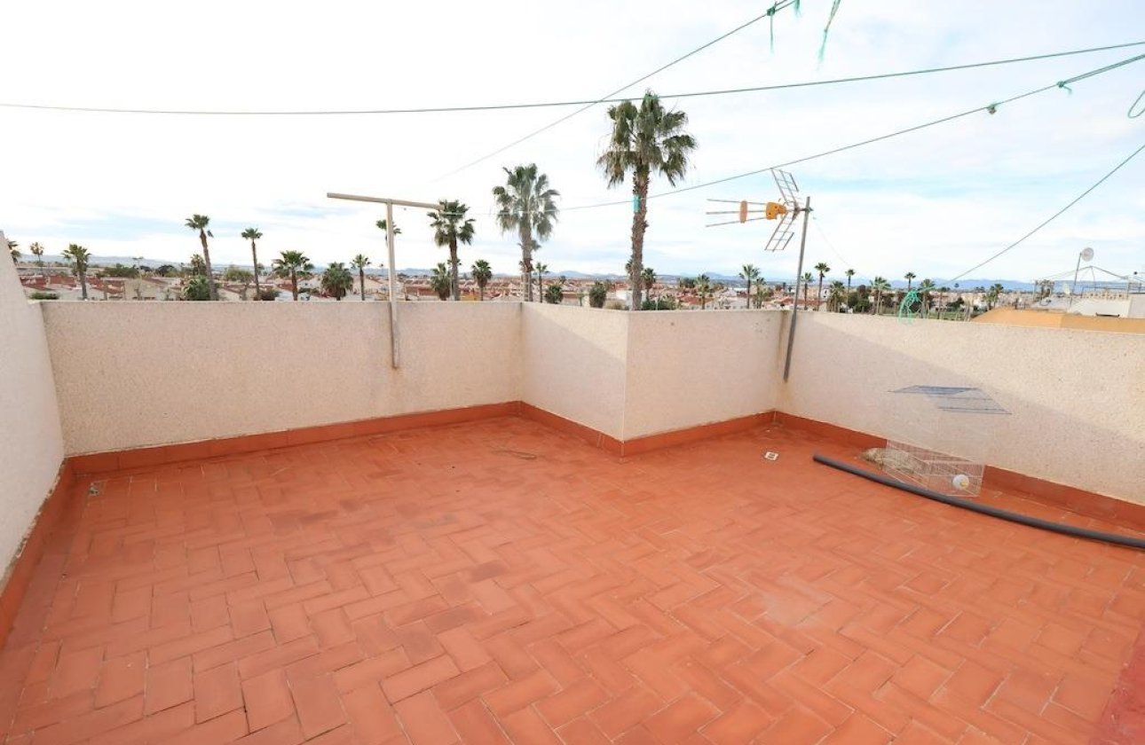 Resale - semi-detached house -
Torrevieja - El limonar