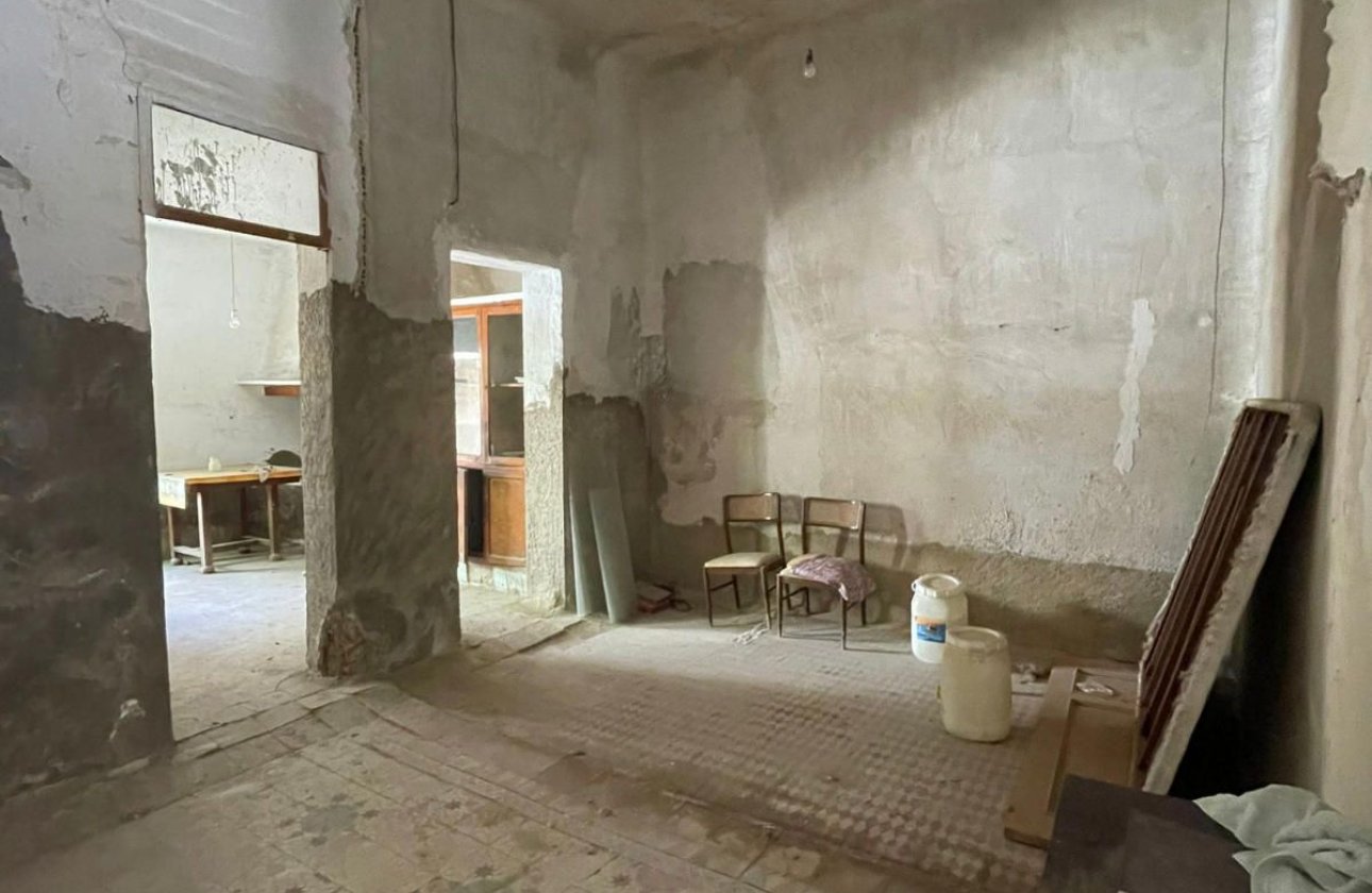 Resale - Terraced house -
Formentera del Segura - Casco urbano