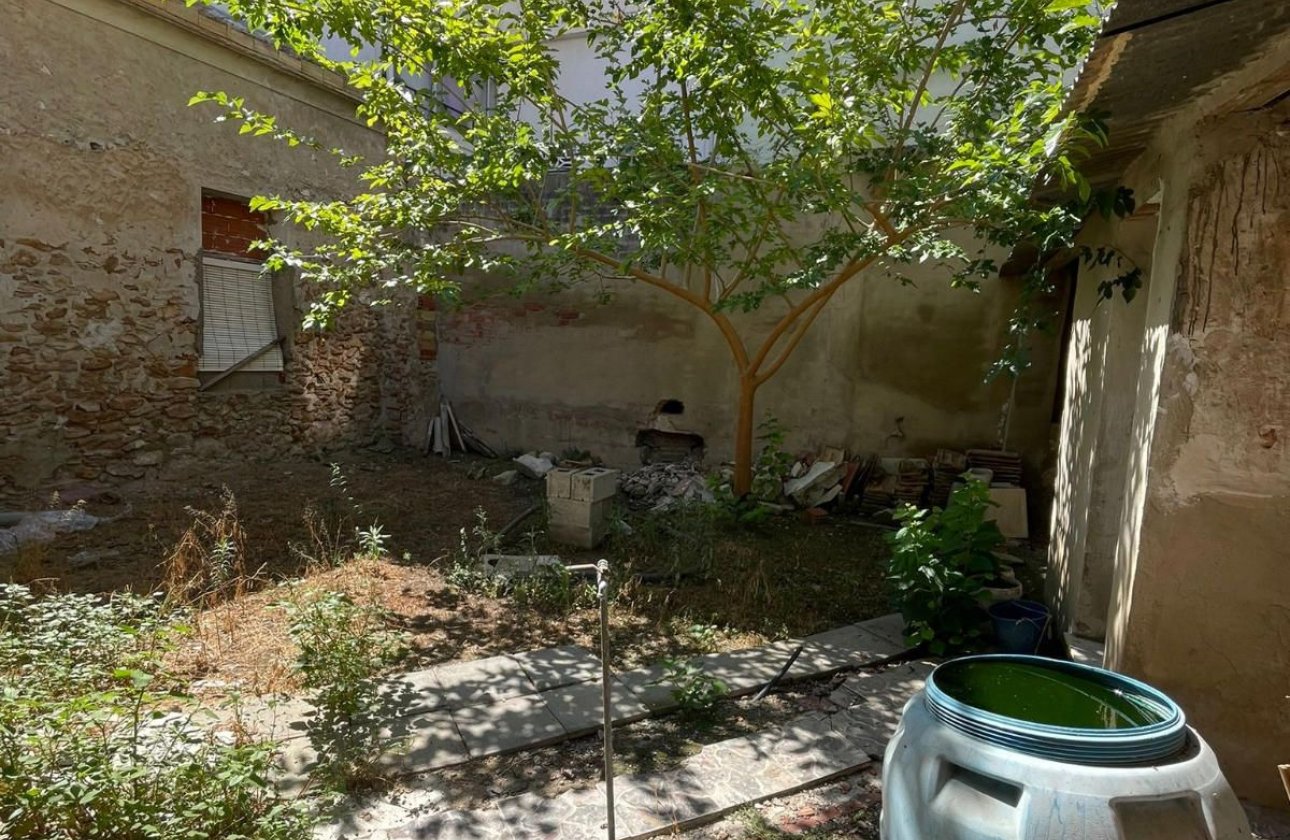 Resale - Terraced house -
Formentera del Segura - Casco urbano