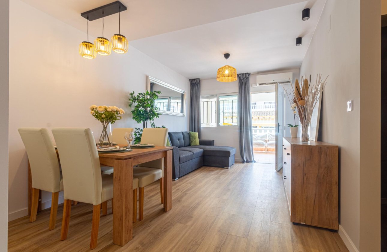 Resale - Terraced house -
Torrevieja - Los altos