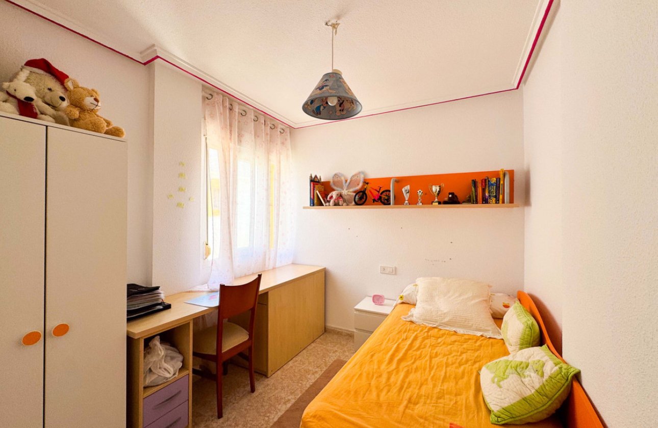 Resale - Town House -
Alicante City - Parque de las Naciones