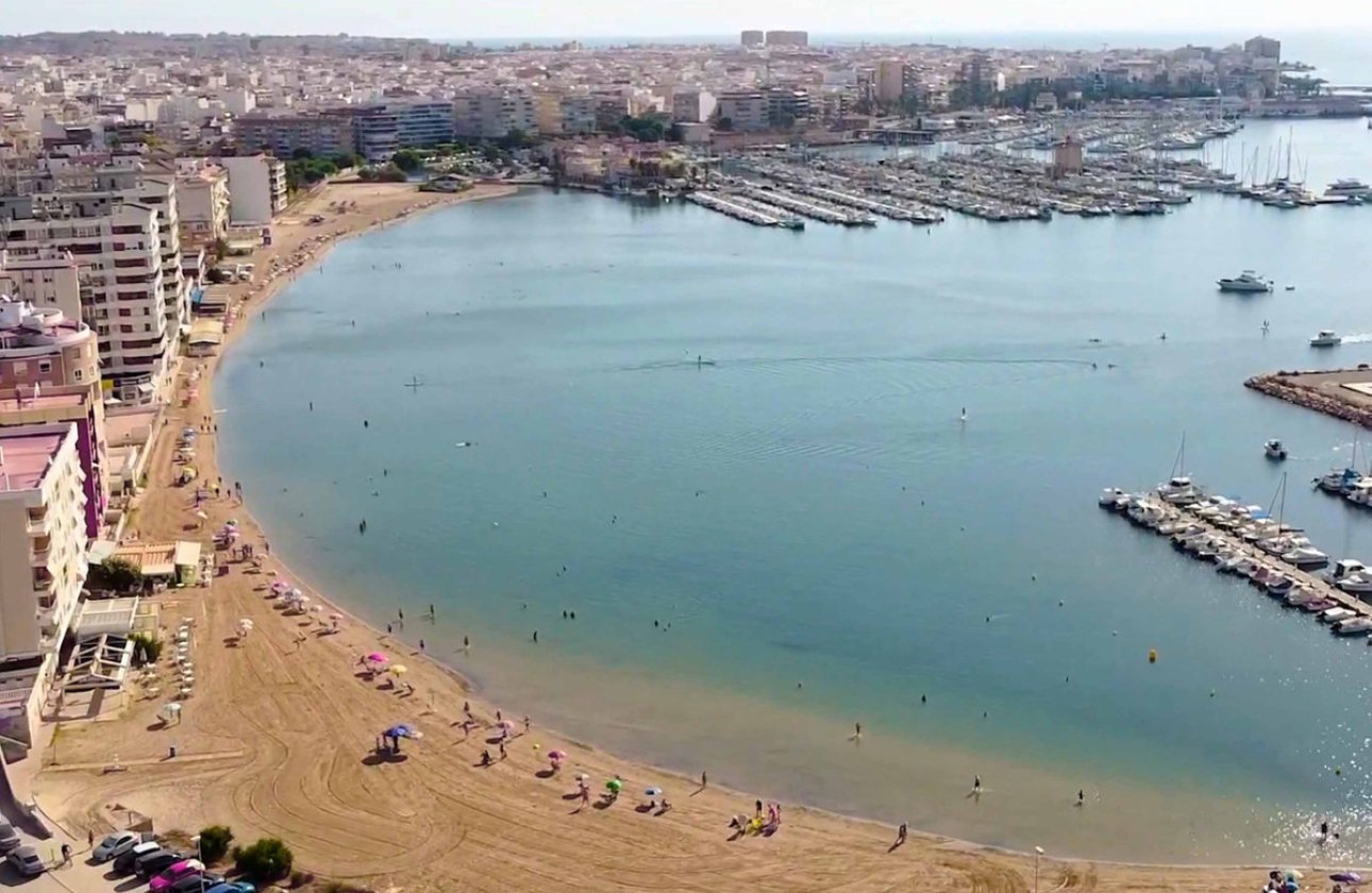 Resale - Town House -
Alicante City - Parque de las Naciones