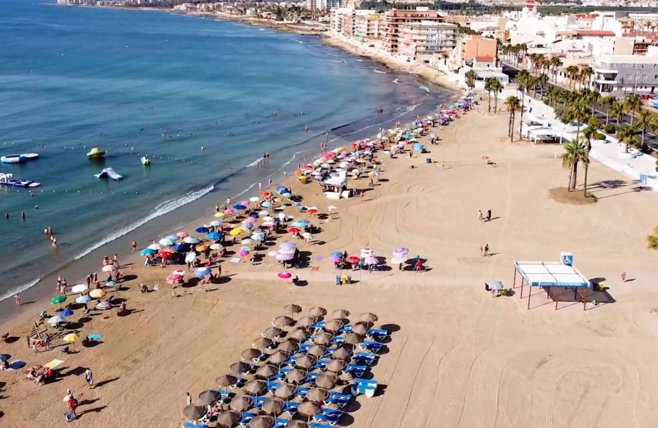 Resale - Town House -
Alicante City - Parque de las Naciones