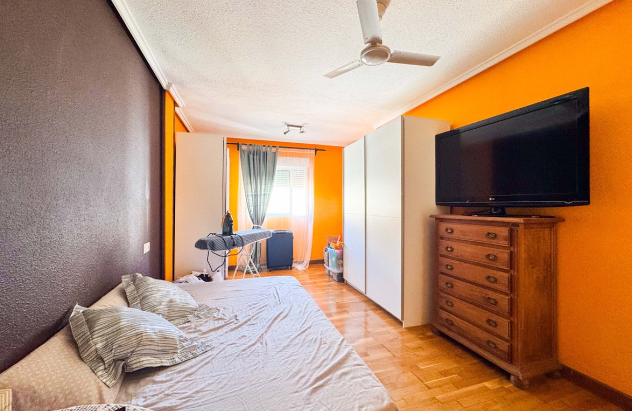 Resale - Town House -
Alicante City - Parque de las Naciones