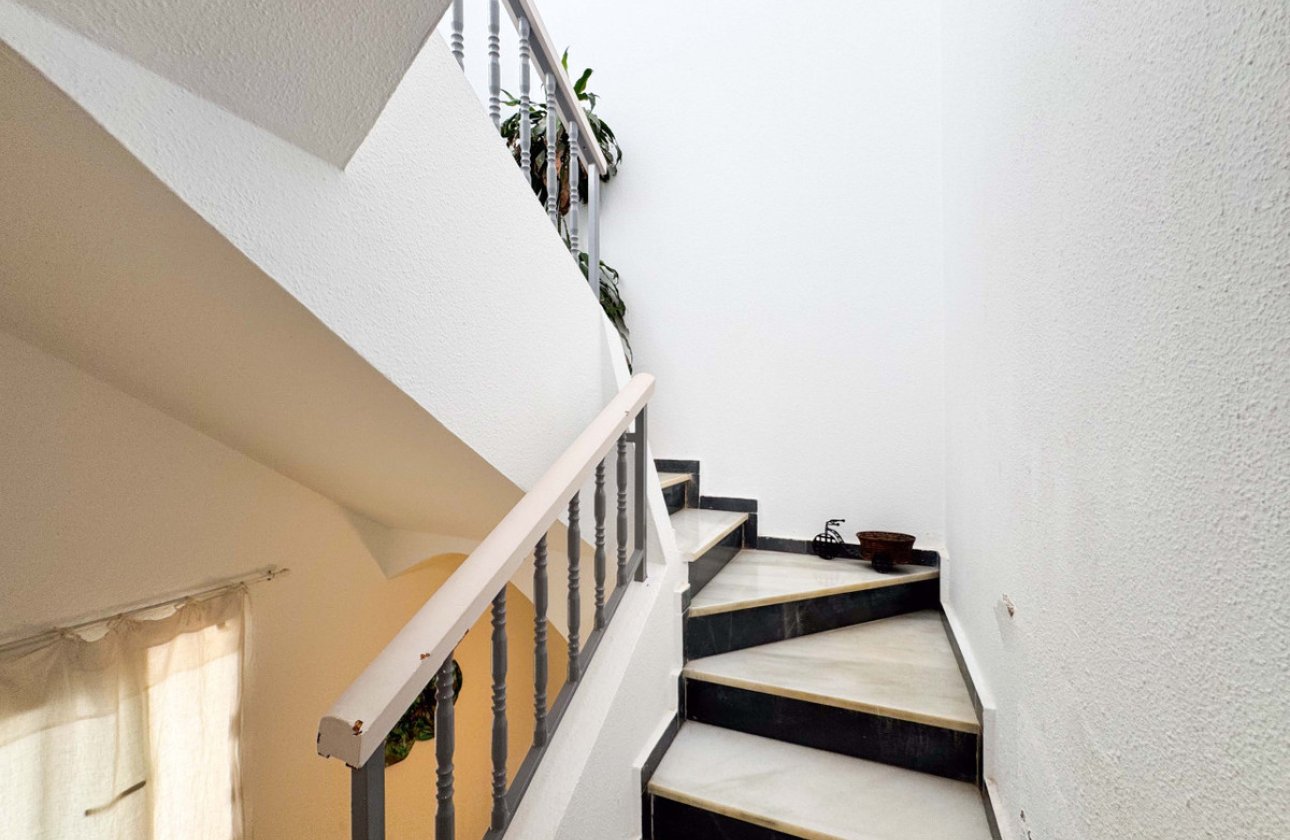 Resale - Town House -
Alicante City - Parque de las Naciones