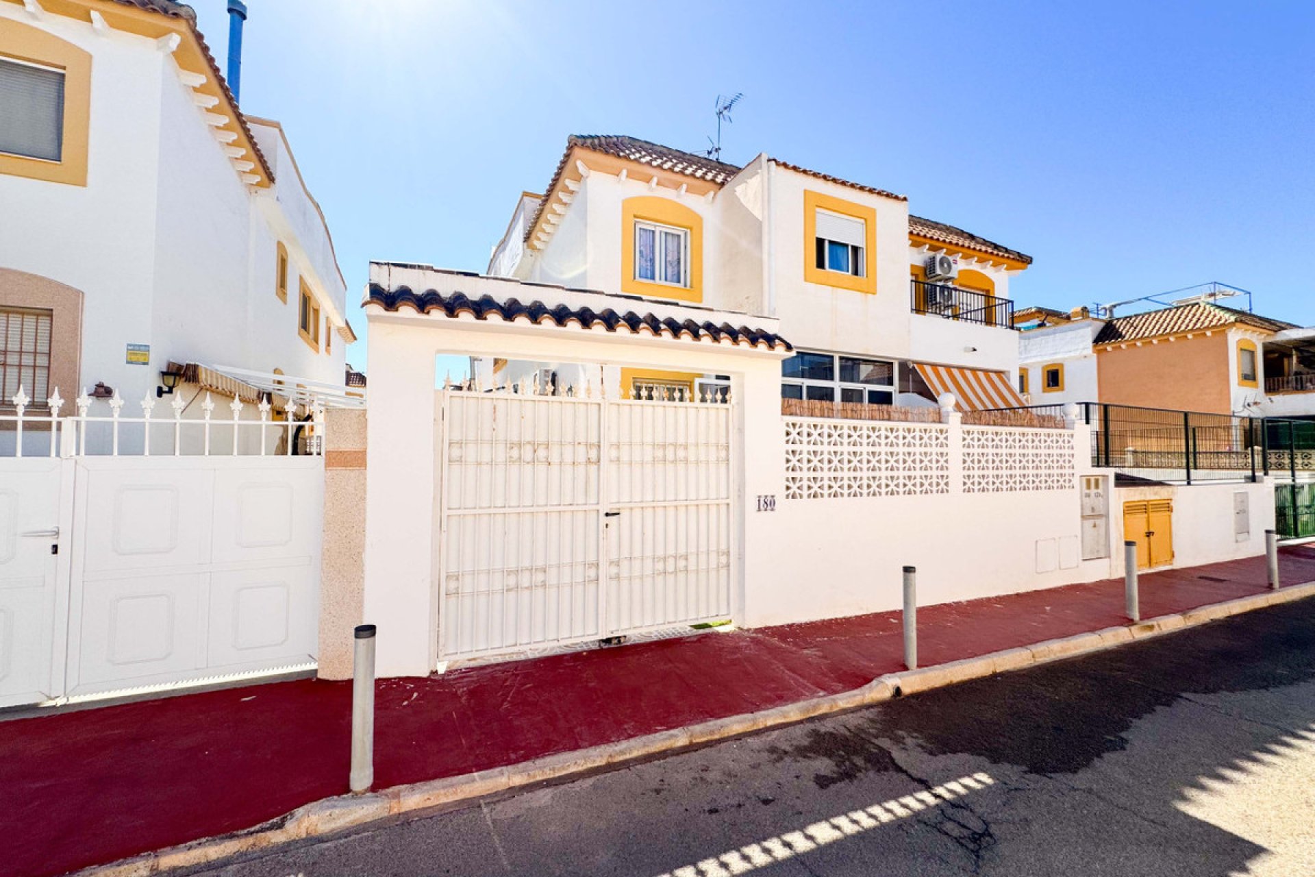 Resale - Town House -
Alicante City - Parque de las Naciones