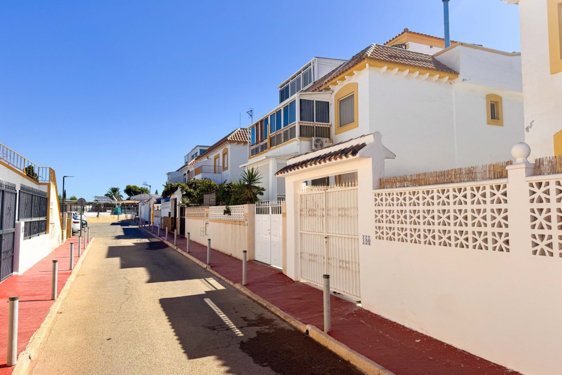 Resale - Town House -
Alicante City - Parque de las Naciones