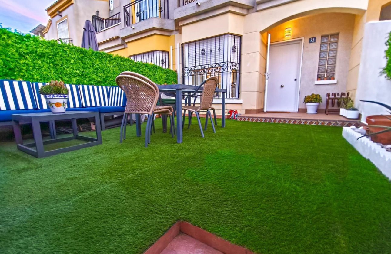 Resale - Town House -
Guardamar del Segura - Guardamar del Segura Centro