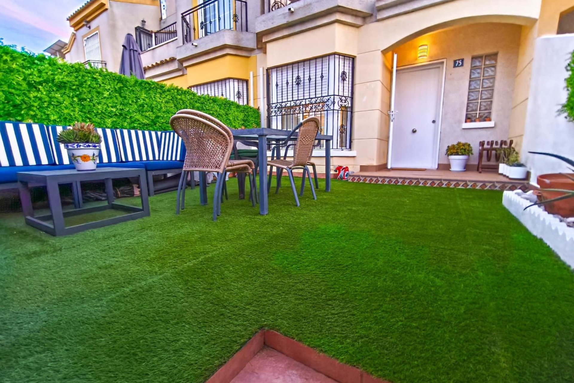 Resale - Town House -
Guardamar del Segura - Guardamar del Segura Centro