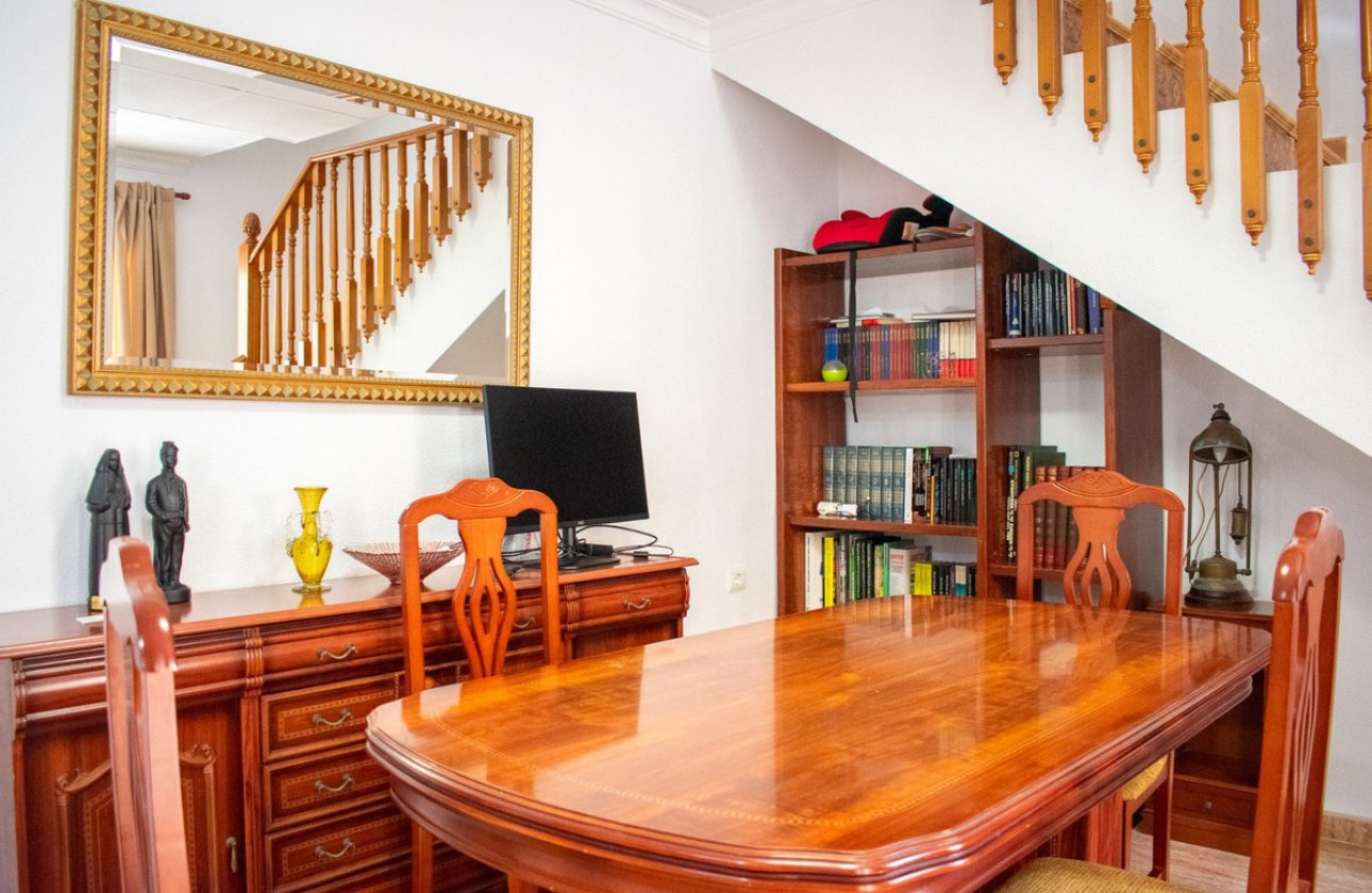 Resale - Town House -
Guardamar del Segura - Guardamar del Segura Centro