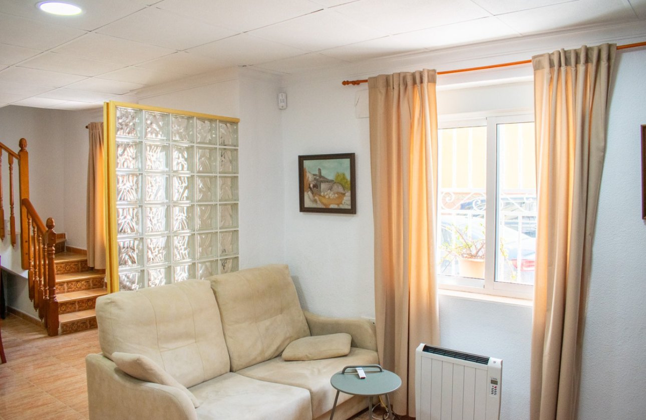 Resale - Town House -
Guardamar del Segura - Guardamar del Segura Centro