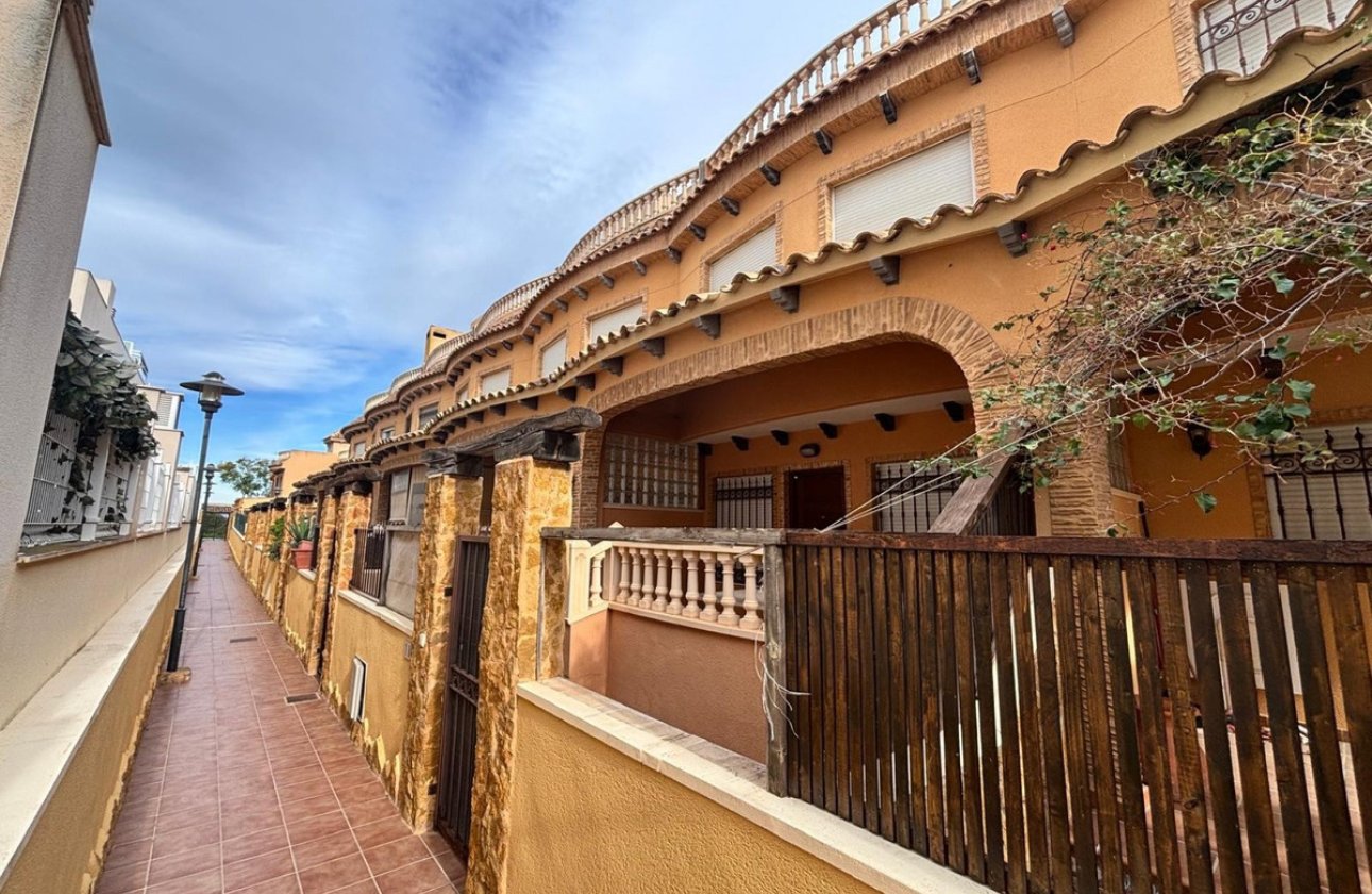 Resale - Town House -
Guardamar del Segura - Guardamar del Segura Centro