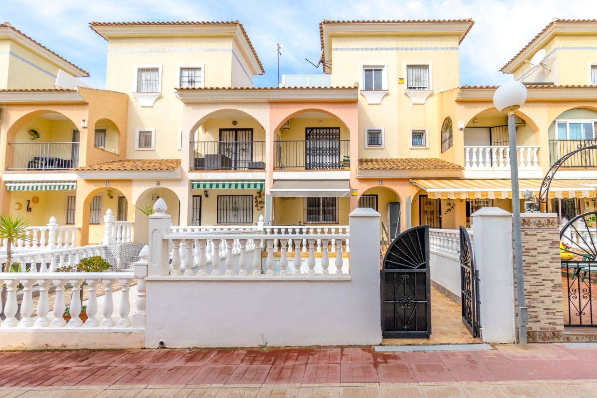 Resale - Town House -
Playa Flamenca