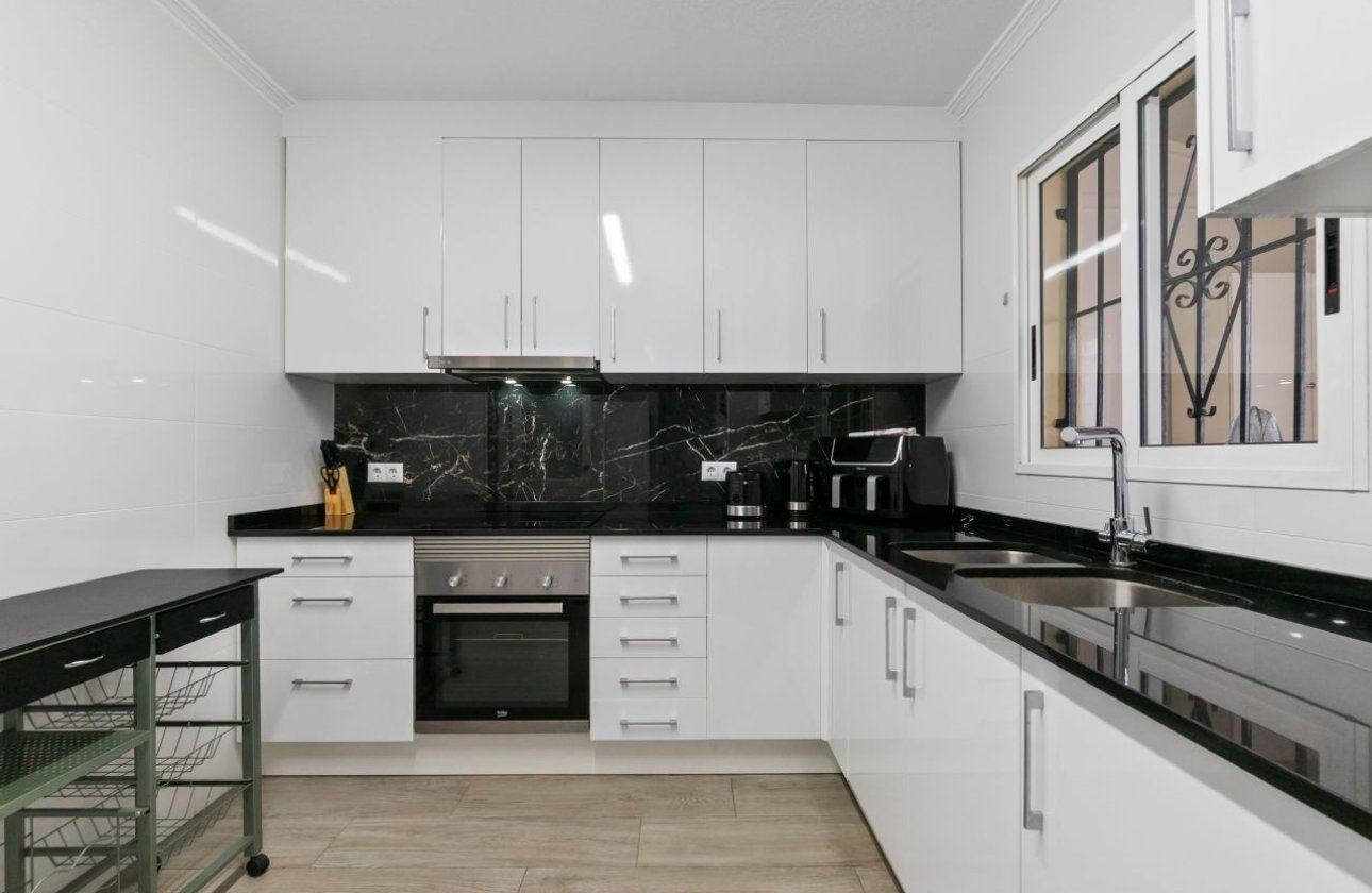 Resale - Town House -
Playa Flamenca