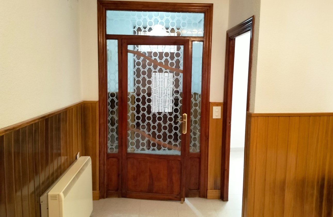 Resale - Town House -
Sax - Sax Centro