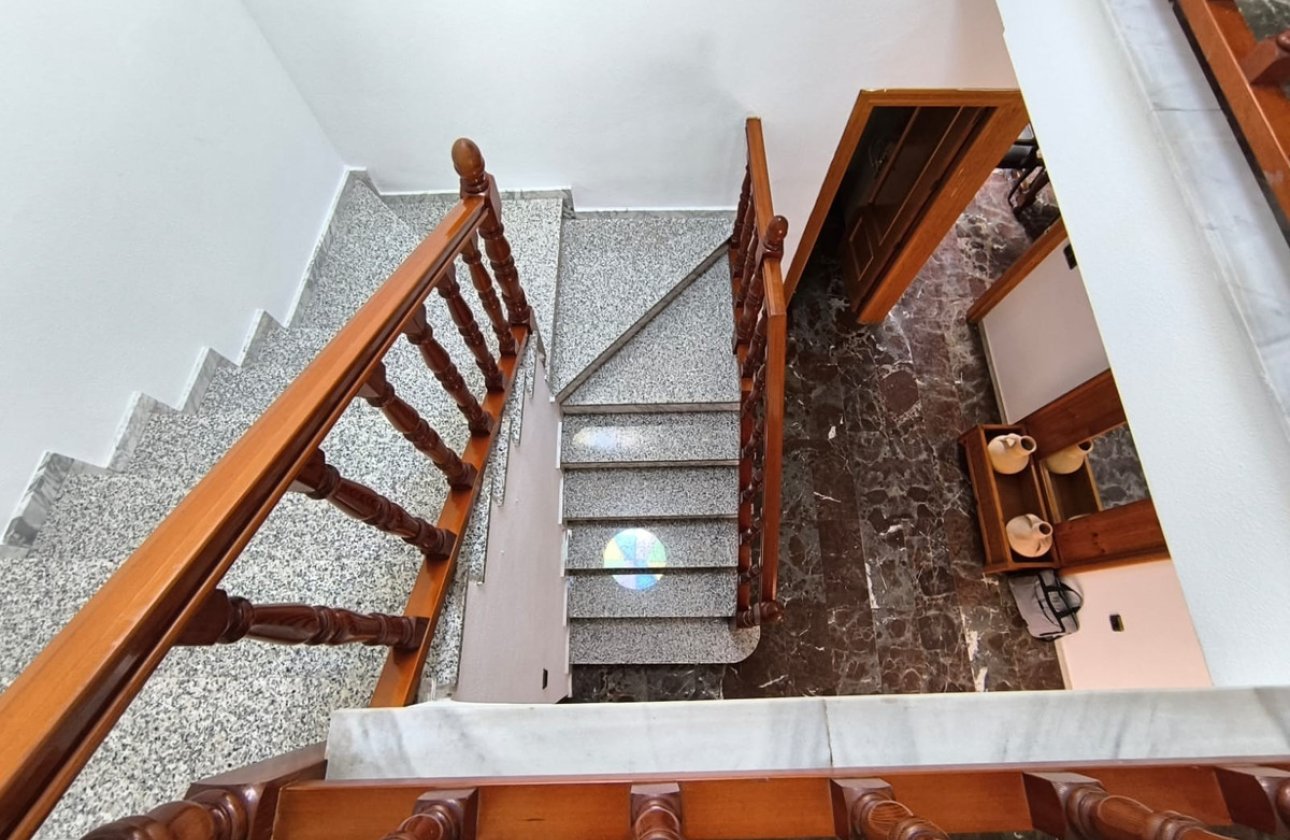 Resale - Town House -
Sax - Sax Centro