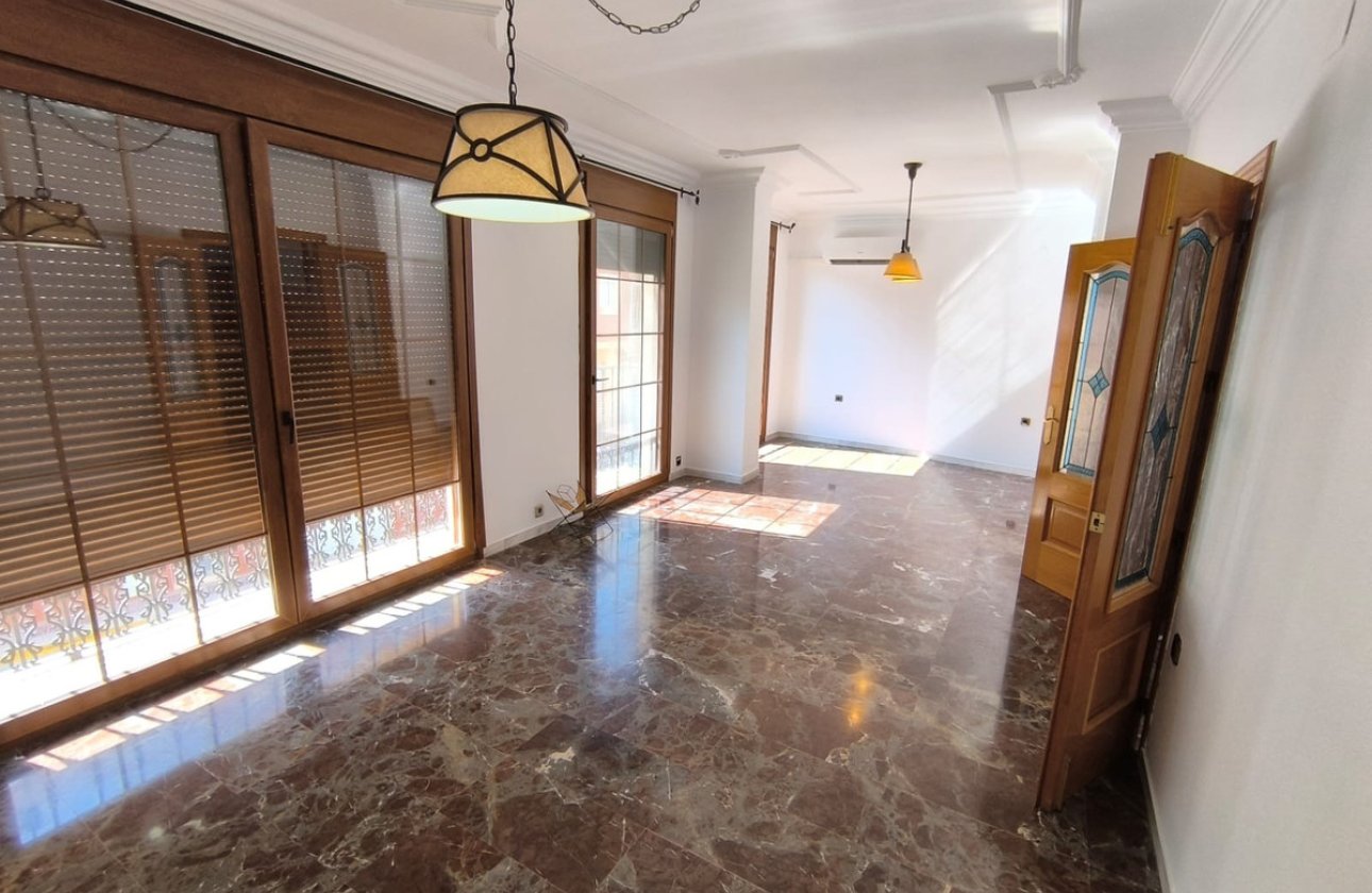 Resale - Town House -
Sax - Sax Centro