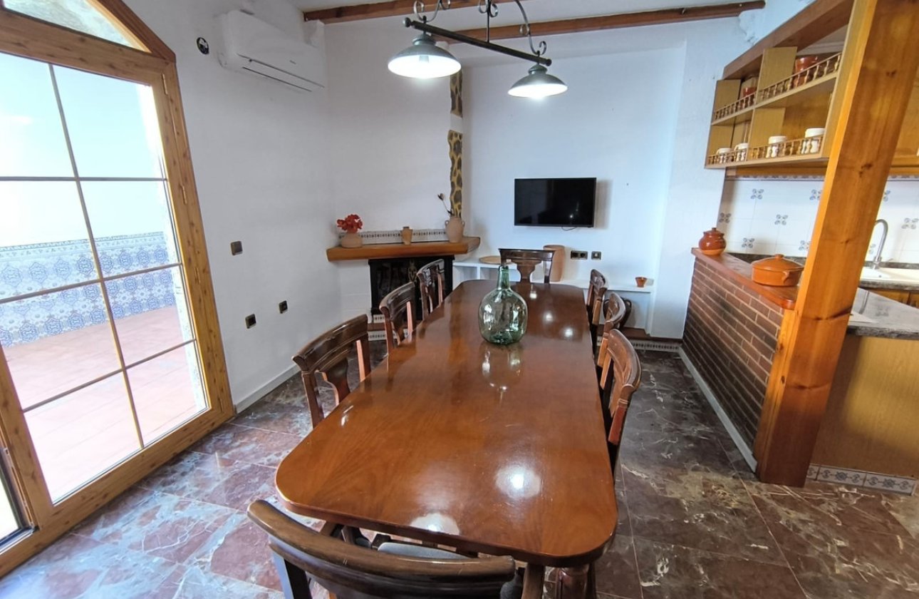 Resale - Town House -
Sax - Sax Centro