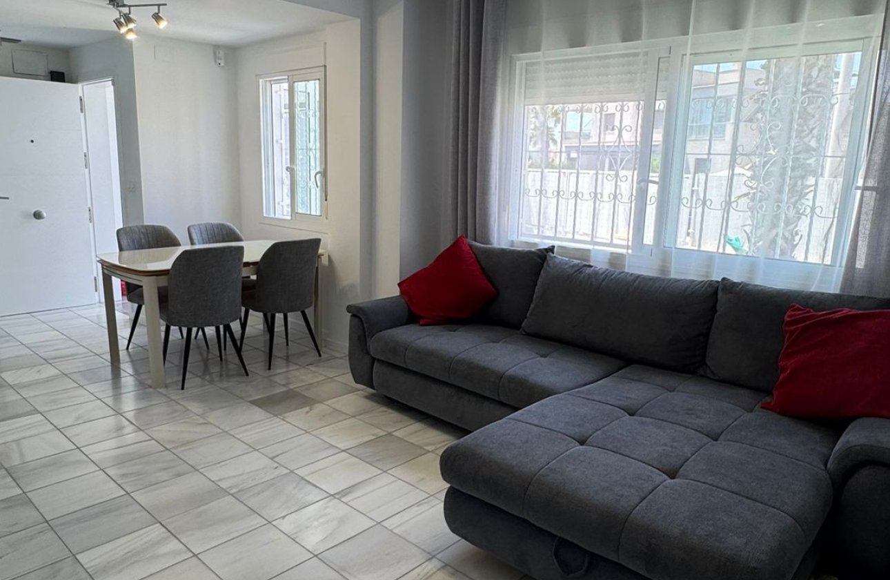 Resale - Town House -
Torrevieja - Torrevieja Centro